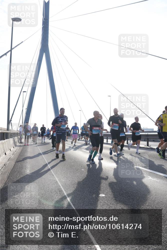 03.10.2026 - Köhlbrandbrückenlauf Tim E. http://msf.ph/oto/10614274 03.10.2026 09:31:03 Position 1  meine-sportfotos.de