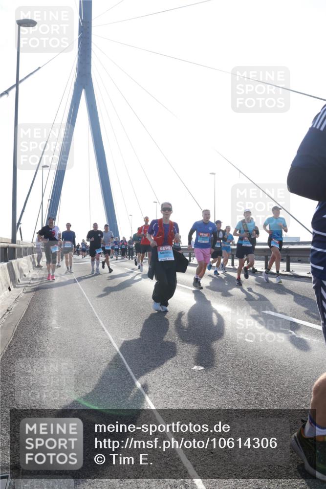 03.10.2026 - Köhlbrandbrückenlauf Tim E. http://msf.ph/oto/10614306 03.10.2026 09:31:05 Position 1  meine-sportfotos.de