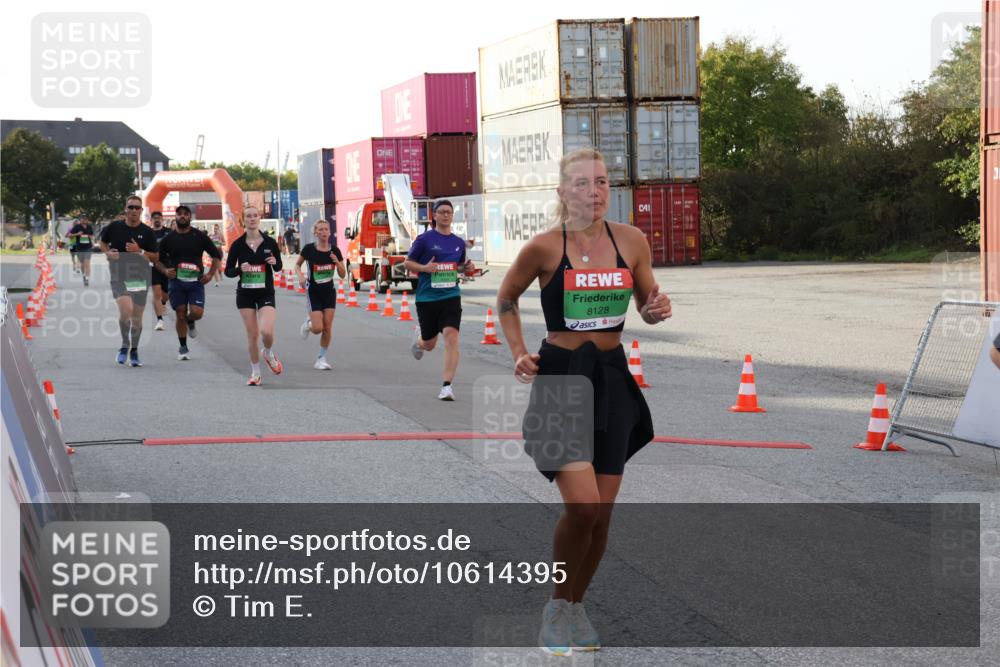 03.10.2026 - Köhlbrandbrückenlauf Tim E. http://msf.ph/oto/10614395 03.10.2026 16:19:46 Ziel 7167, 7168, 7540, 8128, 8669, 8688, 8717, 8919, 8995, 9355 meine-sportfotos.de