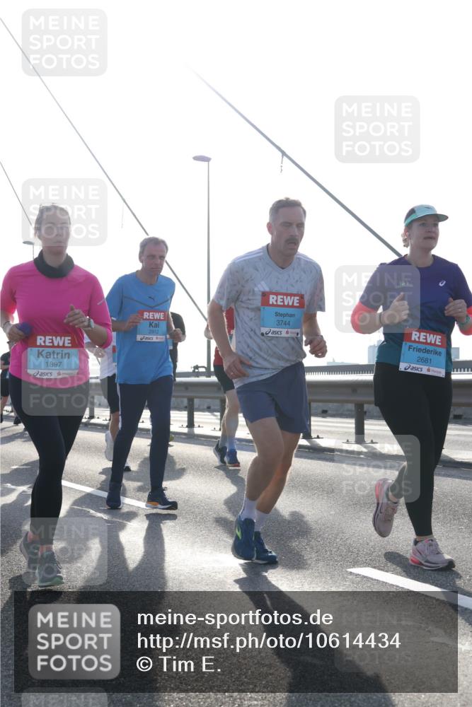 03.10.2026 - Köhlbrandbrückenlauf Tim E. http://msf.ph/oto/10614434 03.10.2026 09:31:15 Position 1 1897, 2912, 3744, 2681 meine-sportfotos.de