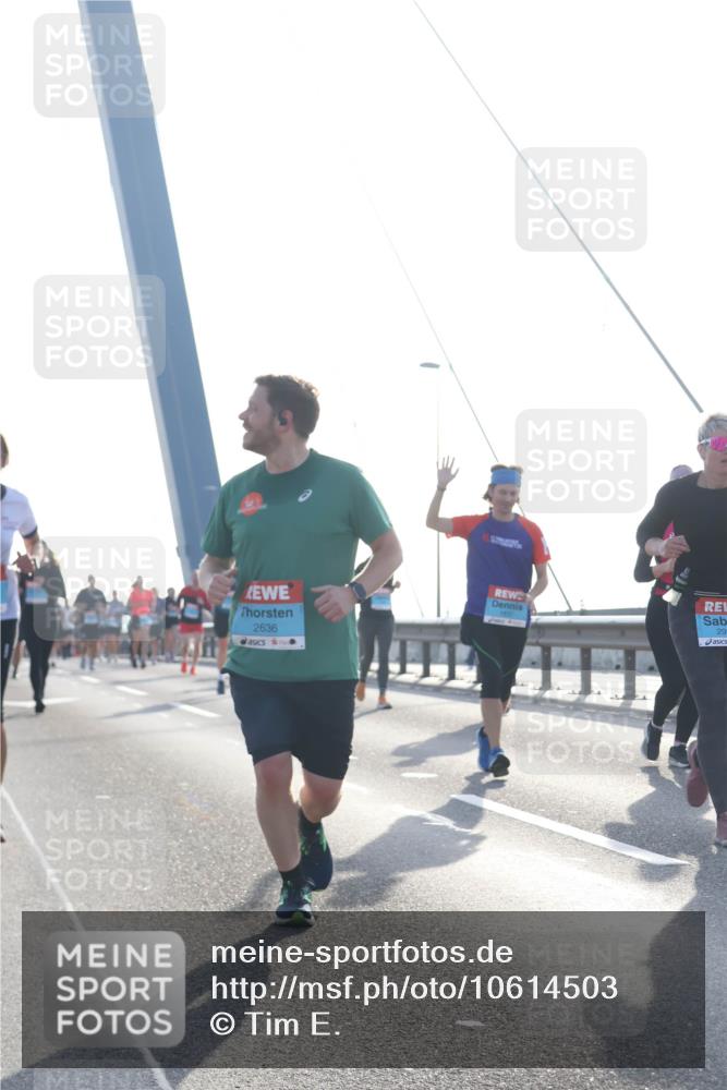 03.10.2026 - Köhlbrandbrückenlauf Tim E. http://msf.ph/oto/10614503 03.10.2026 09:31:22 Position 1 2636, 295 meine-sportfotos.de