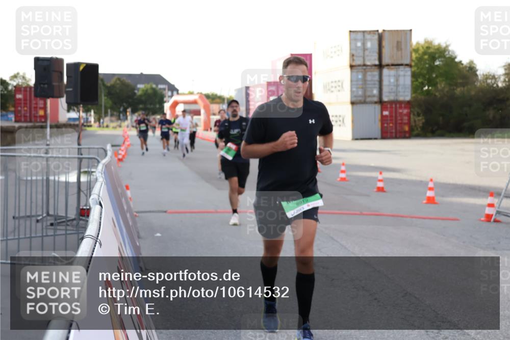 03.10.2026 - Köhlbrandbrückenlauf Tim E. http://msf.ph/oto/10614532 03.10.2026 16:19:52 Ziel 7540, 7621, 8020, 8669, 8688, 8717, 8823, 8824, 8919, 8995, 9355 meine-sportfotos.de