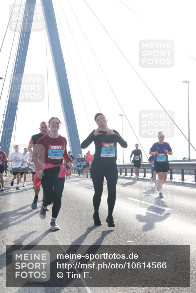03.10.2026 - Köhlbrandbrückenlauf Tim E. http://msf.ph/oto/10614566 03.10.2026 09:31:27 Position 1 1566, 1567 meine-sportfotos.de