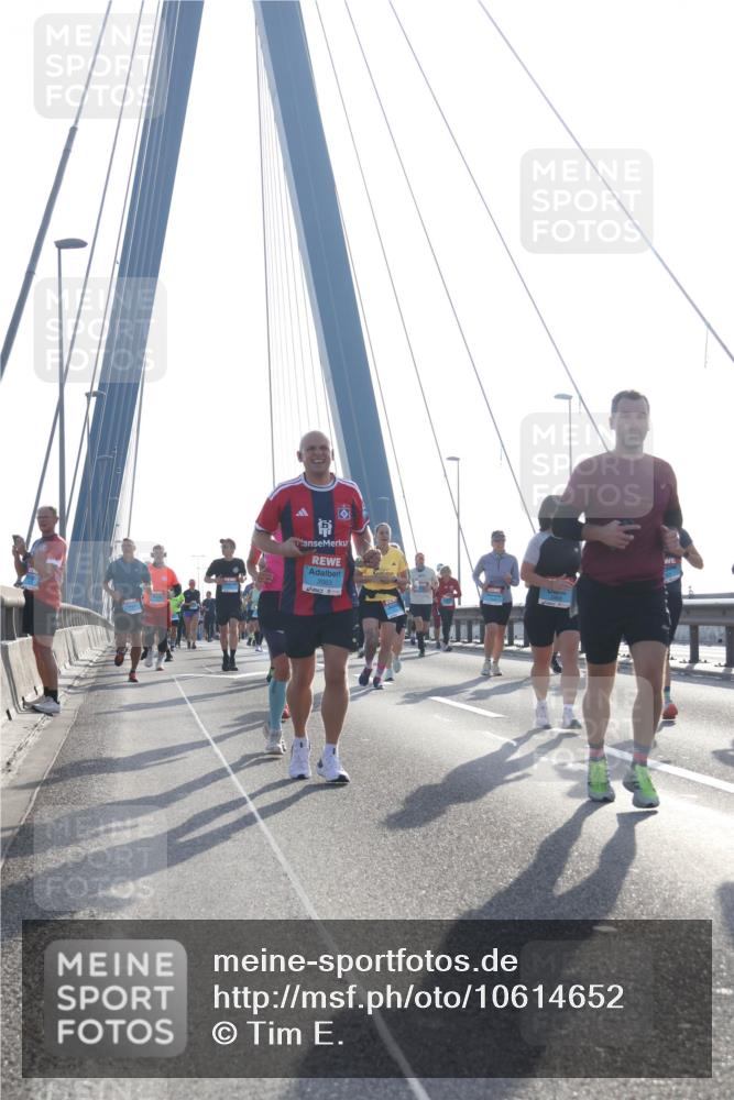 03.10.2026 - Köhlbrandbrückenlauf Tim E. http://msf.ph/oto/10614652 03.10.2026 09:31:35 Position 1 2063 meine-sportfotos.de
