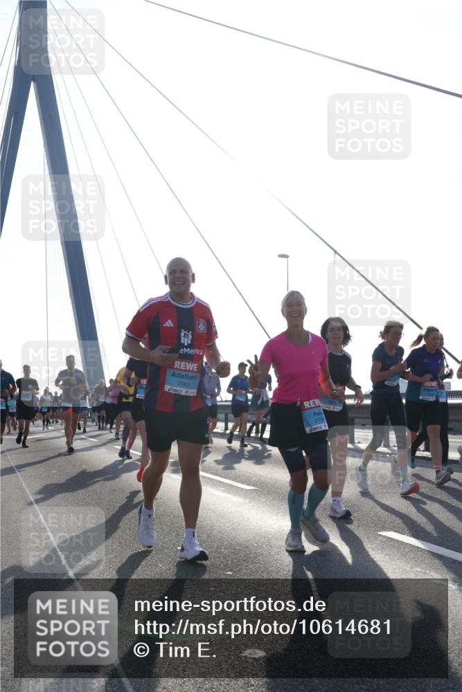03.10.2026 - Köhlbrandbrückenlauf Tim E. http://msf.ph/oto/10614681 03.10.2026 09:31:37 Position 1 2063, 3766 meine-sportfotos.de