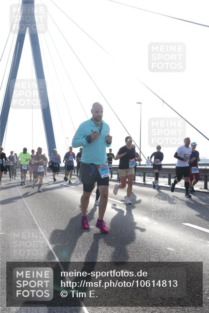 03.10.2026 - Köhlbrandbrückenlauf Tim E. http://msf.ph/oto/10614813 03.10.2026 09:31:45 Position 1 240 meine-sportfotos.de