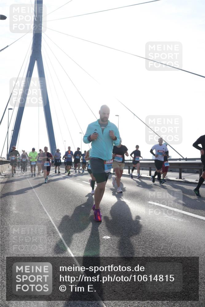 03.10.2026 - Köhlbrandbrückenlauf Tim E. http://msf.ph/oto/10614815 03.10.2026 09:31:46 Position 1  meine-sportfotos.de