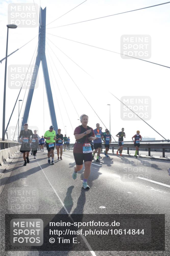 03.10.2026 - Köhlbrandbrückenlauf Tim E. http://msf.ph/oto/10614844 03.10.2026 09:31:48 Position 1  meine-sportfotos.de