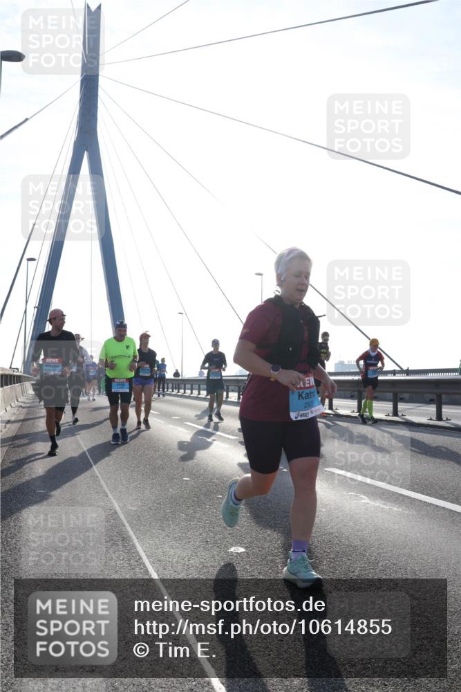 03.10.2026 - Köhlbrandbrückenlauf Tim E. http://msf.ph/oto/10614855 03.10.2026 09:31:49 Position 1 290 meine-sportfotos.de