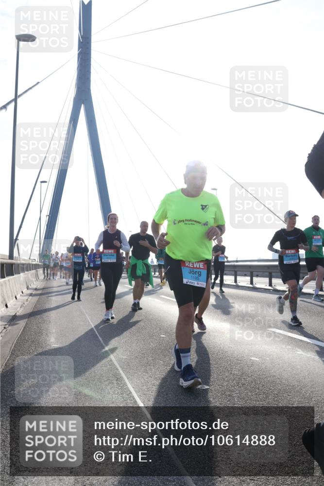 03.10.2026 - Köhlbrandbrückenlauf Tim E. http://msf.ph/oto/10614888 03.10.2026 09:31:51 Position 1 2647, 1195 meine-sportfotos.de
