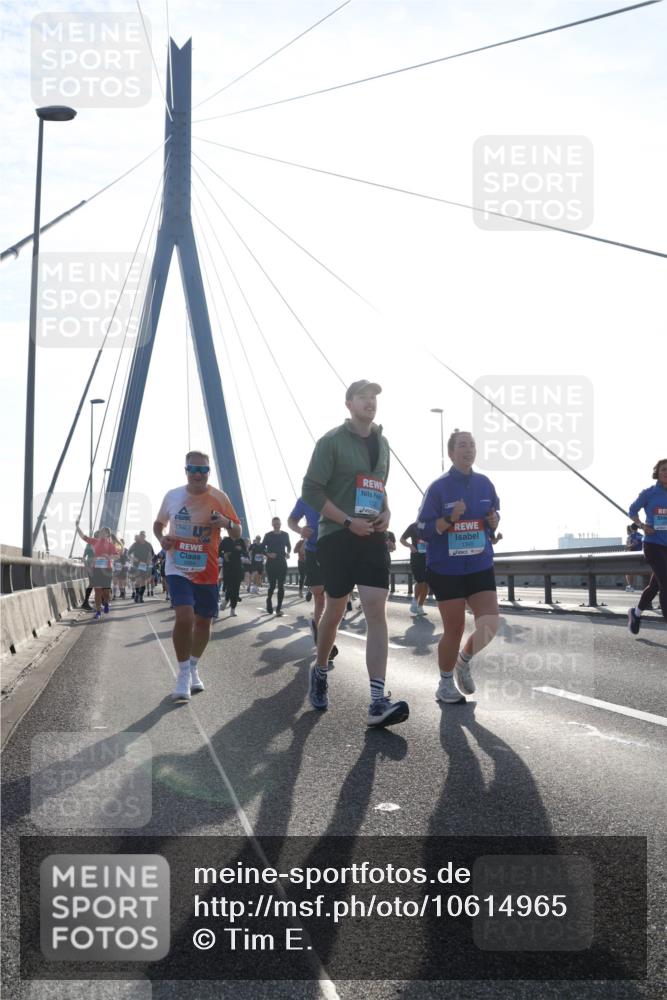 03.10.2026 - Köhlbrandbrückenlauf Tim E. http://msf.ph/oto/10614965 03.10.2026 09:31:56 Position 1  meine-sportfotos.de