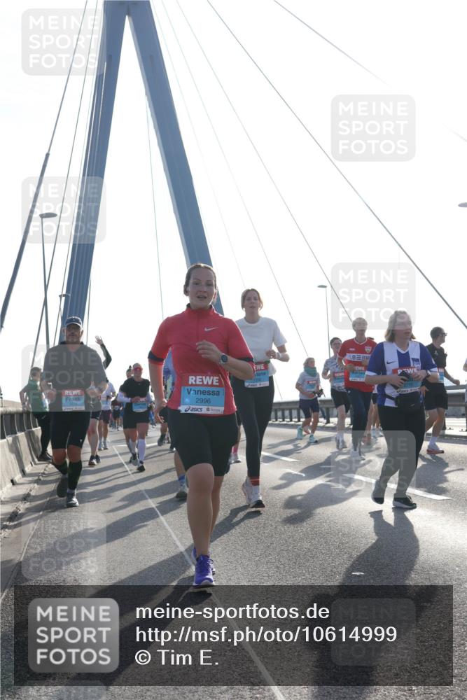 03.10.2026 - Köhlbrandbrückenlauf Tim E. http://msf.ph/oto/10614999 03.10.2026 09:32:00 Position 1 1274, 2996 meine-sportfotos.de