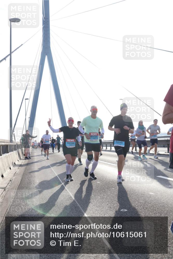 03.10.2026 - Köhlbrandbrückenlauf Tim E. http://msf.ph/oto/10615061 03.10.2026 09:32:04 Position 1 1964 meine-sportfotos.de