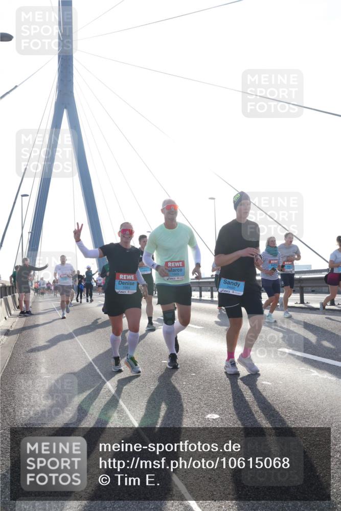 03.10.2026 - Köhlbrandbrückenlauf Tim E. http://msf.ph/oto/10615068 03.10.2026 09:32:04 Position 1 1964, 2600 meine-sportfotos.de