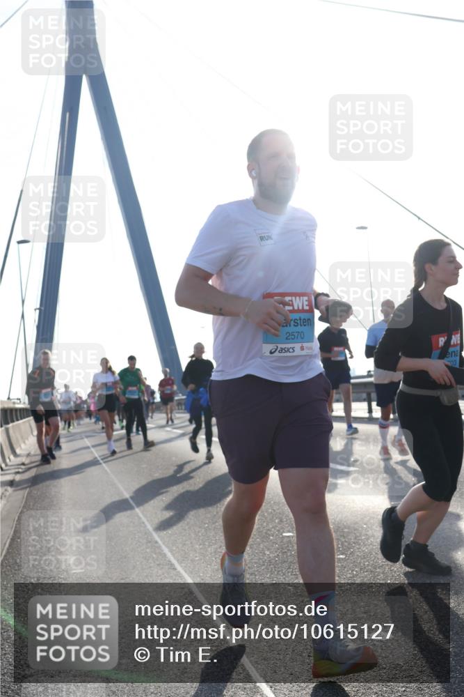 03.10.2026 - Köhlbrandbrückenlauf Tim E. http://msf.ph/oto/10615127 03.10.2026 09:32:08 Position 1 2570, 03 meine-sportfotos.de