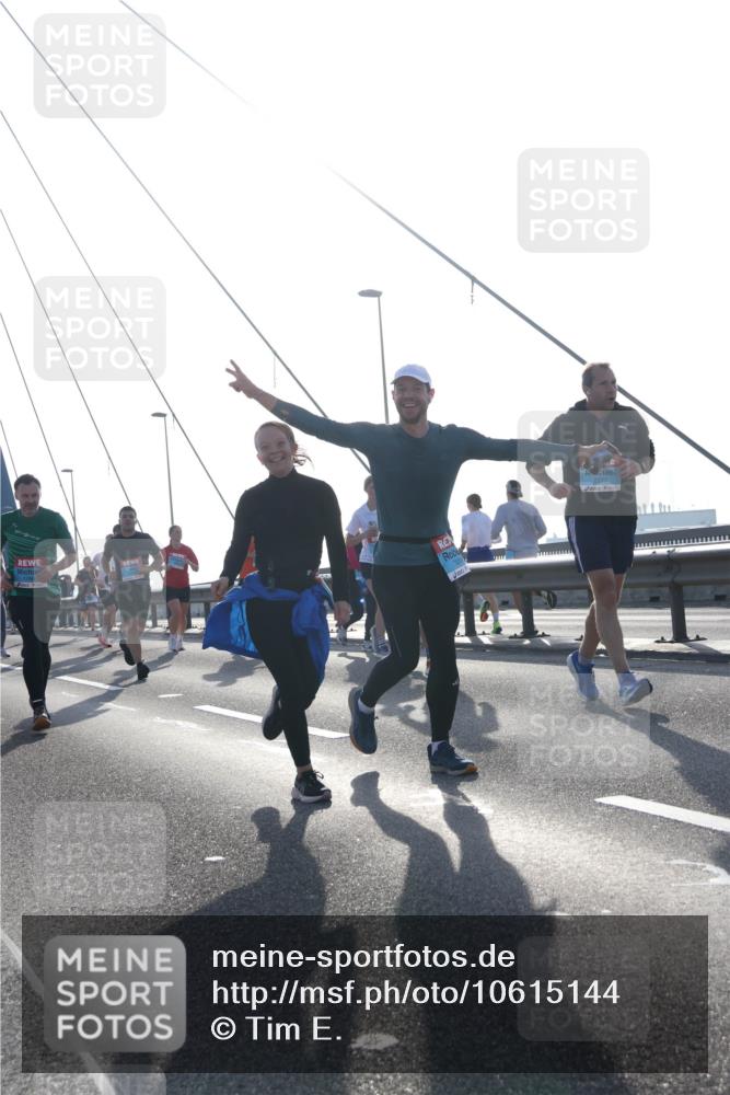 03.10.2026 - Köhlbrandbrückenlauf Tim E. http://msf.ph/oto/10615144 03.10.2026 09:32:10 Position 1  meine-sportfotos.de