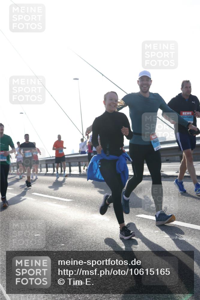 03.10.2026 - Köhlbrandbrückenlauf Tim E. http://msf.ph/oto/10615165 03.10.2026 09:32:11 Position 1 2277 meine-sportfotos.de