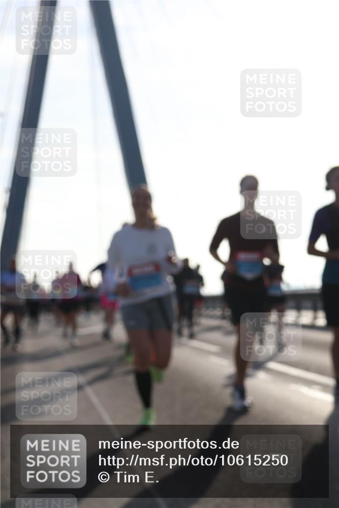 03.10.2026 - Köhlbrandbrückenlauf Tim E. http://msf.ph/oto/10615250 03.10.2026 09:32:17 Position 1  meine-sportfotos.de