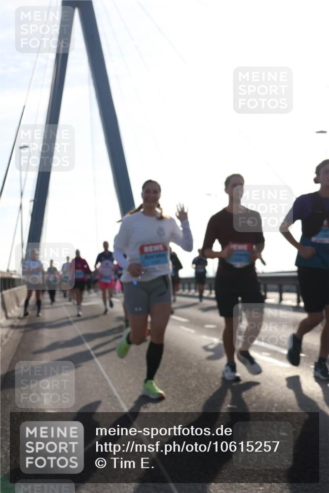 03.10.2026 - Köhlbrandbrückenlauf Tim E. http://msf.ph/oto/10615257 03.10.2026 09:32:17 Position 1  meine-sportfotos.de