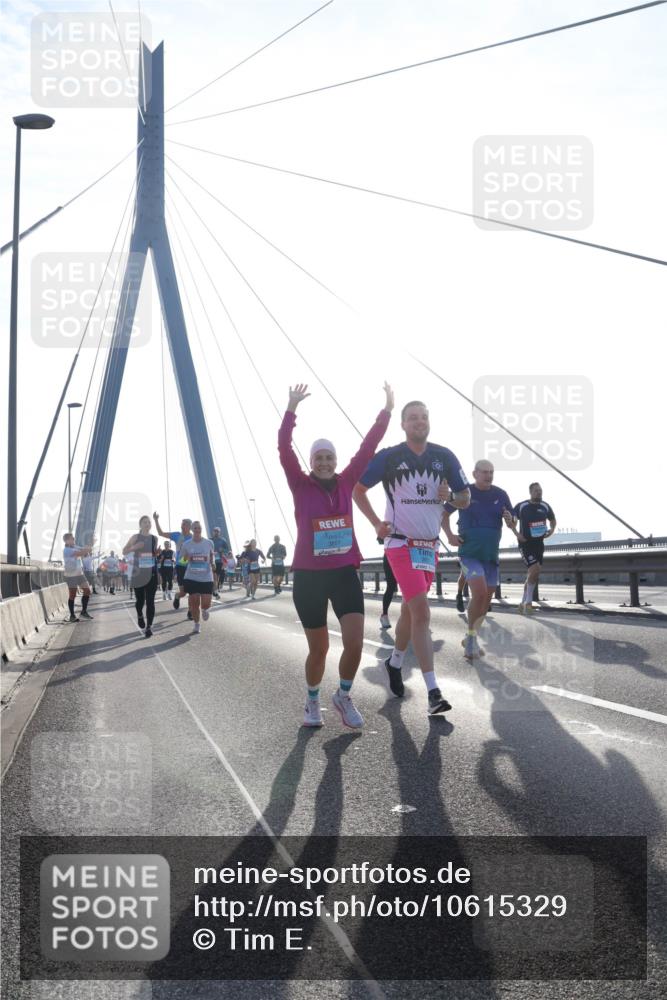03.10.2026 - Köhlbrandbrückenlauf Tim E. http://msf.ph/oto/10615329 03.10.2026 09:32:22 Position 1  meine-sportfotos.de