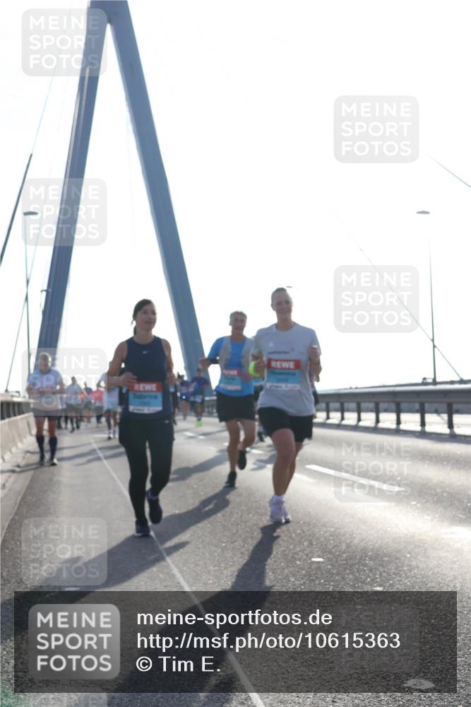 03.10.2026 - Köhlbrandbrückenlauf Tim E. http://msf.ph/oto/10615363 03.10.2026 09:32:24 Position 1  meine-sportfotos.de