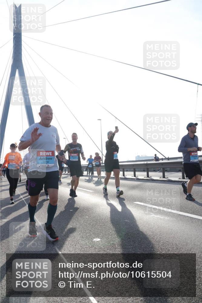 03.10.2026 - Köhlbrandbrückenlauf Tim E. http://msf.ph/oto/10615504 03.10.2026 09:32:34 Position 1 1736 meine-sportfotos.de