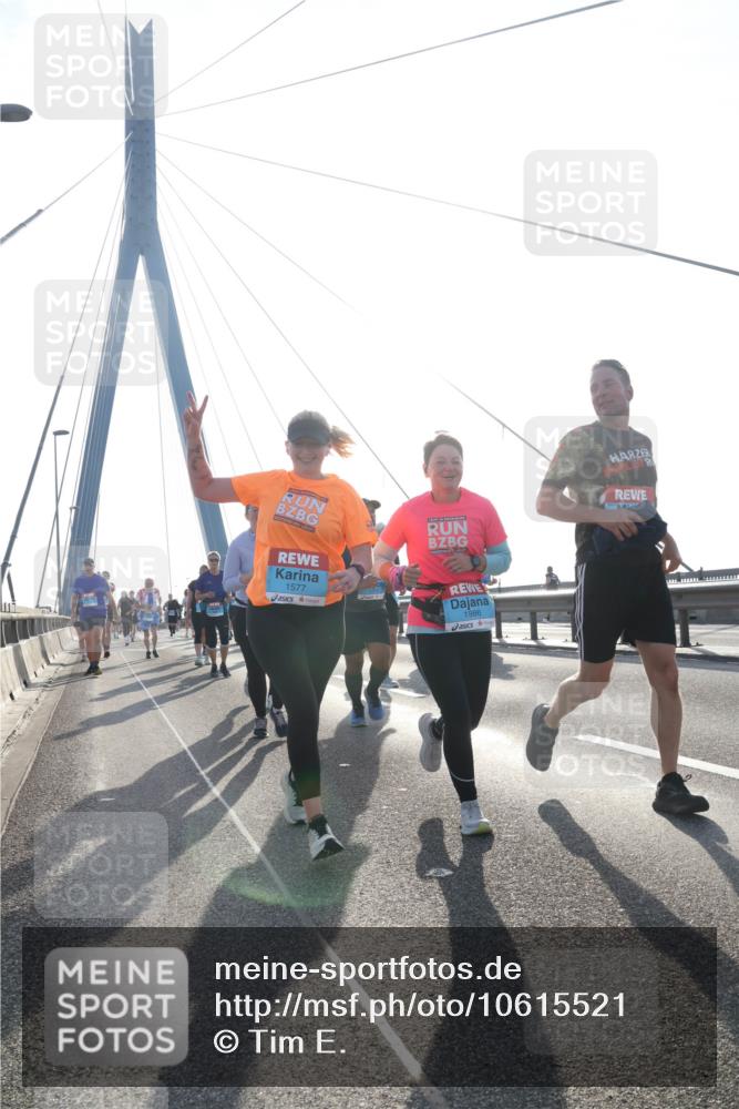 03.10.2026 - Köhlbrandbrückenlauf Tim E. http://msf.ph/oto/10615521 03.10.2026 09:32:35 Position 1 1577, 1986 meine-sportfotos.de