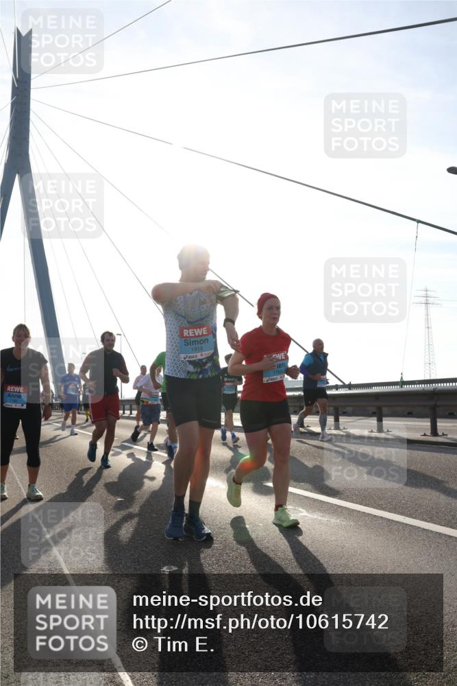 03.10.2026 - Köhlbrandbrückenlauf Tim E. http://msf.ph/oto/10615742 03.10.2026 09:33:02 Position 1 1182, 1918, 1169 meine-sportfotos.de