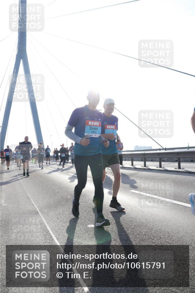 03.10.2026 - Köhlbrandbrückenlauf Tim E. http://msf.ph/oto/10615791 03.10.2026 09:33:07 Position 1 2329, 11 meine-sportfotos.de