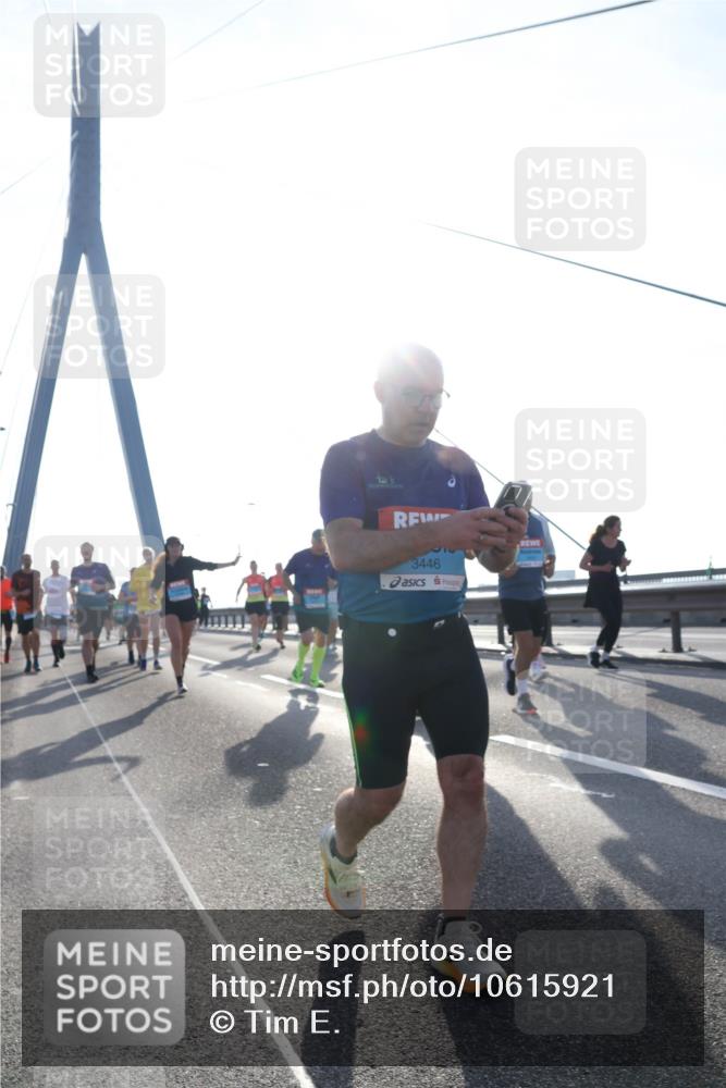 03.10.2026 - Köhlbrandbrückenlauf Tim E. http://msf.ph/oto/10615921 03.10.2026 09:33:13 Position 1 3446 meine-sportfotos.de