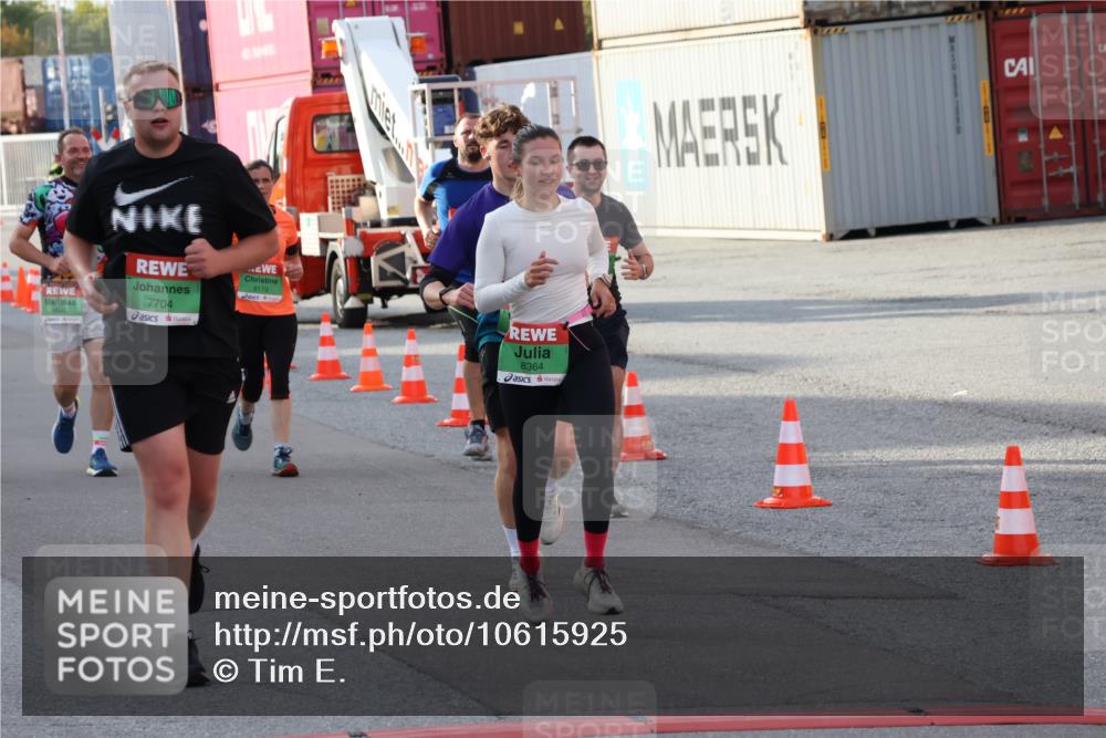 03.10.2026 - Köhlbrandbrückenlauf Tim E. http://msf.ph/oto/10615925 03.10.2026 16:20:48 Ziel 7245, 7336, 7448, 7704, 7711, 7791, 8364, 8564, 8565, 8581, 8948, 8949, 9173, 9226, 9593 meine-sportfotos.de