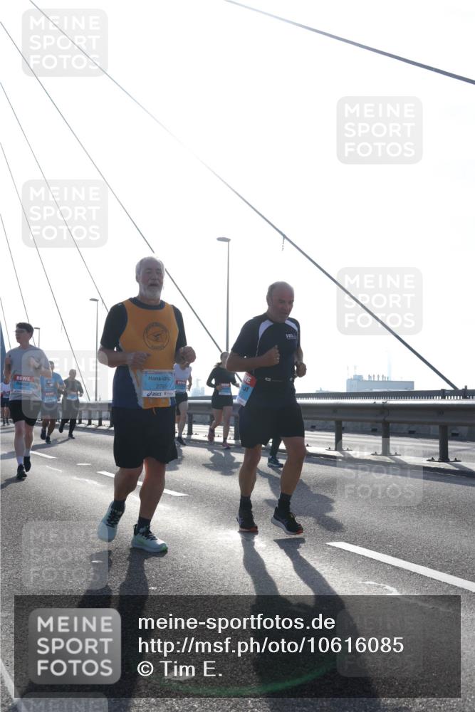 03.10.2026 - Köhlbrandbrückenlauf Tim E. http://msf.ph/oto/10616085 03.10.2026 09:33:24 Position 1 2765 meine-sportfotos.de
