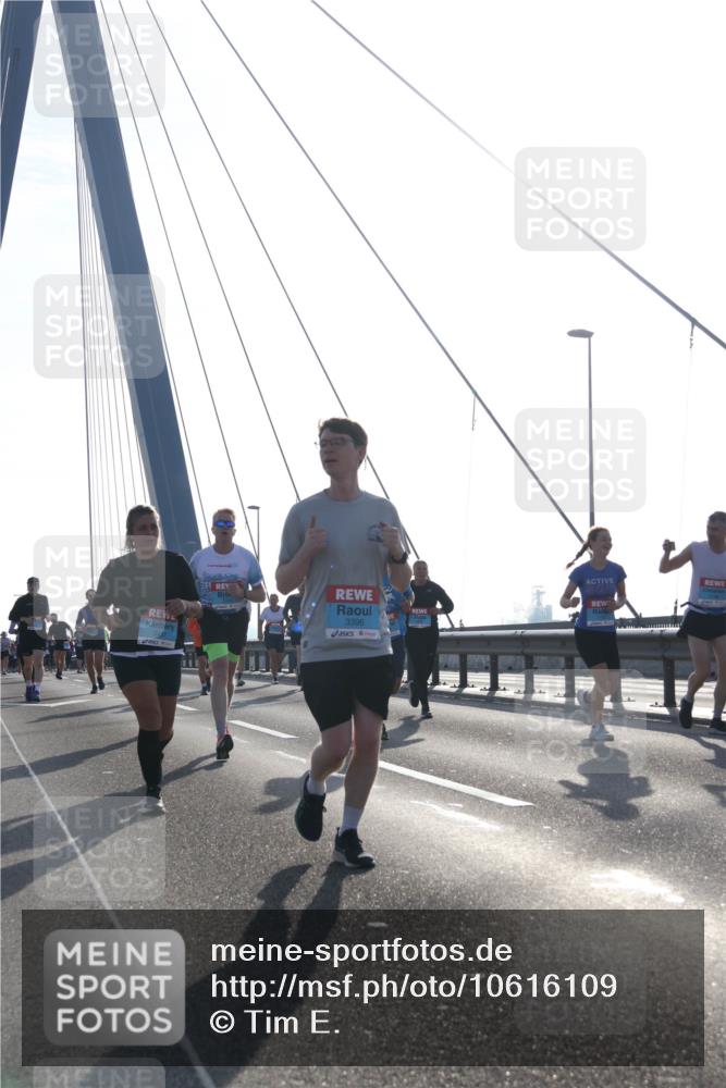 03.10.2026 - Köhlbrandbrückenlauf Tim E. http://msf.ph/oto/10616109 03.10.2026 09:33:26 Position 1 3396 meine-sportfotos.de