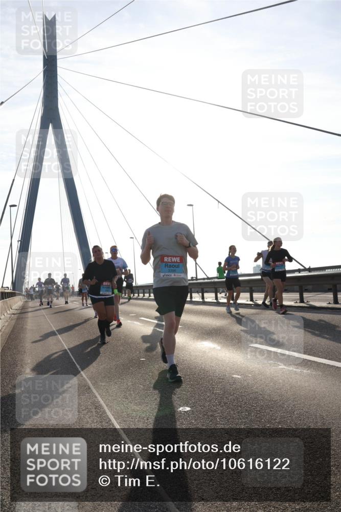 03.10.2026 - Köhlbrandbrückenlauf Tim E. http://msf.ph/oto/10616122 03.10.2026 09:33:27 Position 1 3396 meine-sportfotos.de