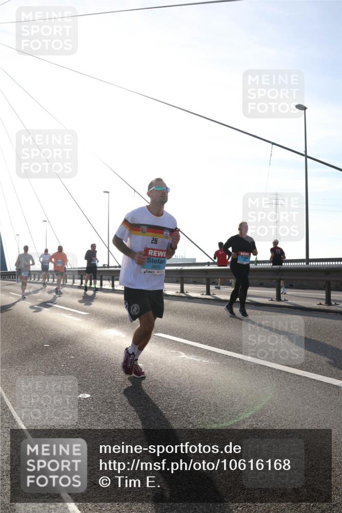 03.10.2026 - Köhlbrandbrückenlauf Tim E. http://msf.ph/oto/10616168 03.10.2026 09:33:30 Position 1 26, 3603 meine-sportfotos.de