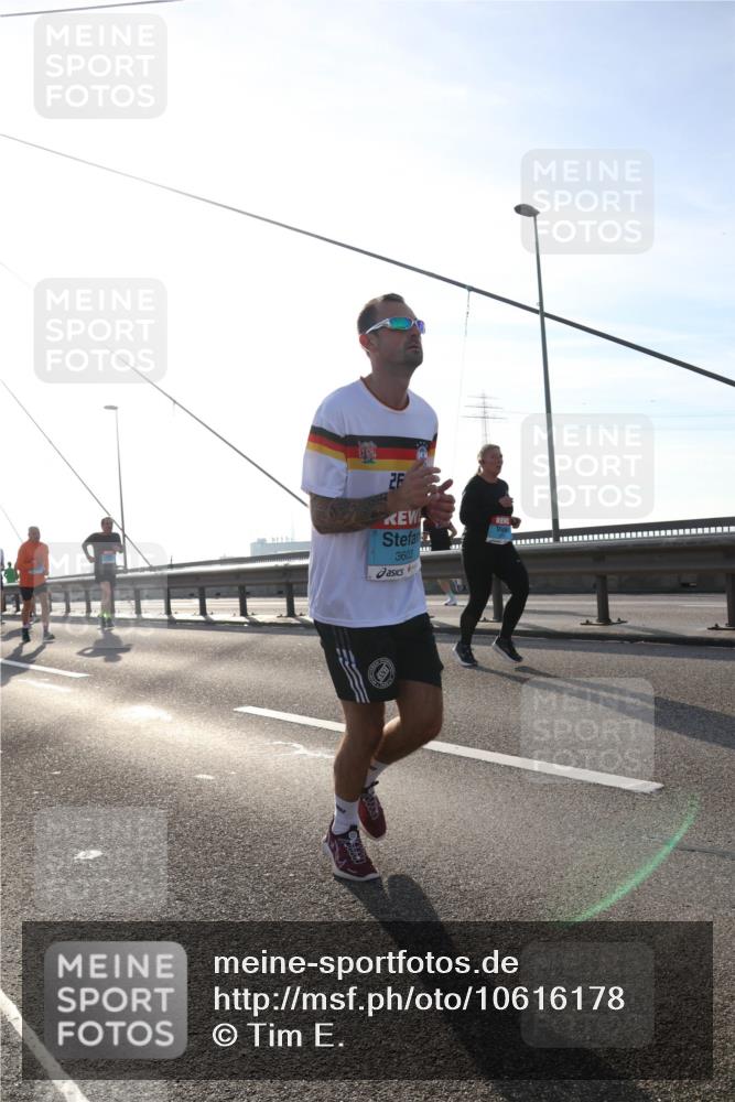 03.10.2026 - Köhlbrandbrückenlauf Tim E. http://msf.ph/oto/10616178 03.10.2026 09:33:30 Position 1 2, 3603 meine-sportfotos.de