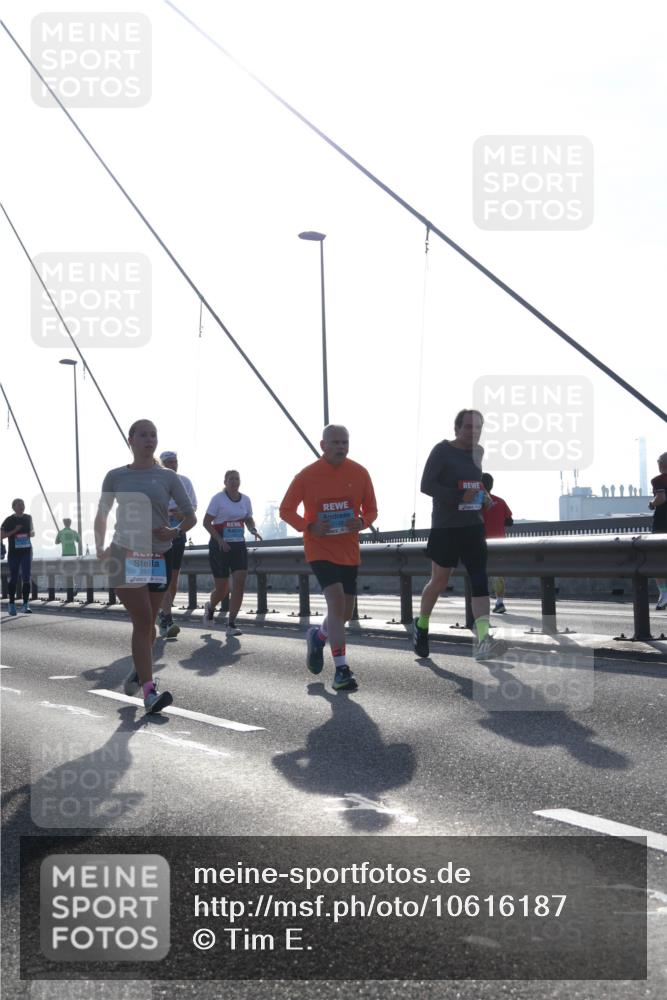 03.10.2026 - Köhlbrandbrückenlauf Tim E. http://msf.ph/oto/10616187 03.10.2026 09:33:31 Position 1 2610, 3138 meine-sportfotos.de