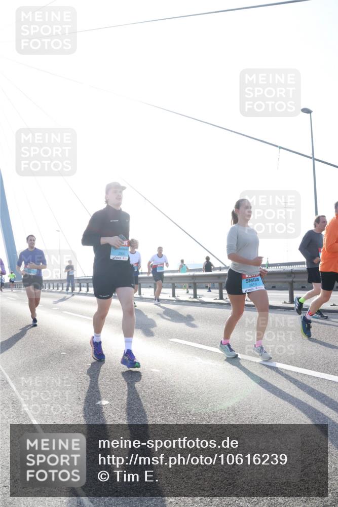 03.10.2026 - Köhlbrandbrückenlauf Tim E. http://msf.ph/oto/10616239 03.10.2026 09:33:34 Position 1 2904, 2610 meine-sportfotos.de