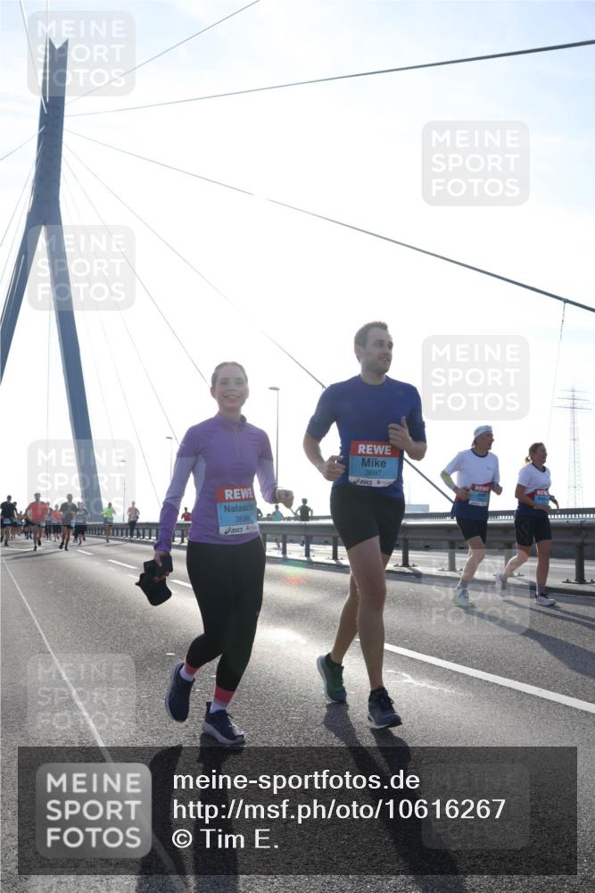 03.10.2026 - Köhlbrandbrückenlauf Tim E. http://msf.ph/oto/10616267 03.10.2026 09:33:36 Position 1 3696, 3697 meine-sportfotos.de