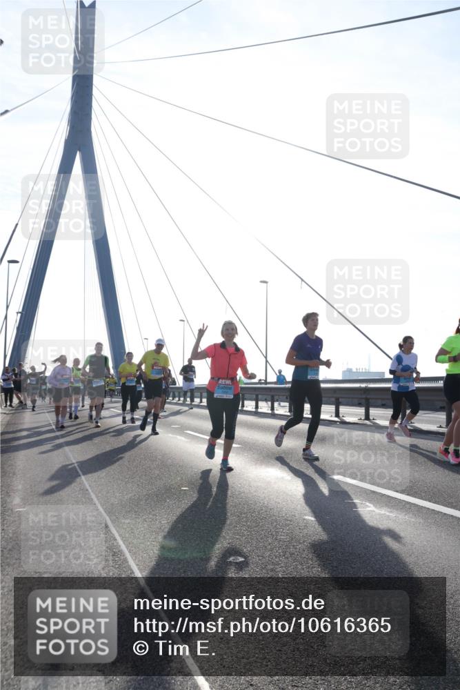 03.10.2026 - Köhlbrandbrückenlauf Tim E. http://msf.ph/oto/10616365 03.10.2026 09:33:46 Position 1  meine-sportfotos.de