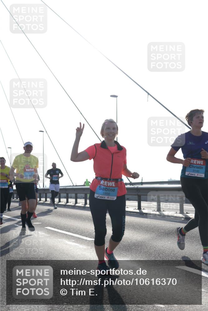 03.10.2026 - Köhlbrandbrückenlauf Tim E. http://msf.ph/oto/10616370 03.10.2026 09:33:47 Position 1 1956, 238, 3140 meine-sportfotos.de