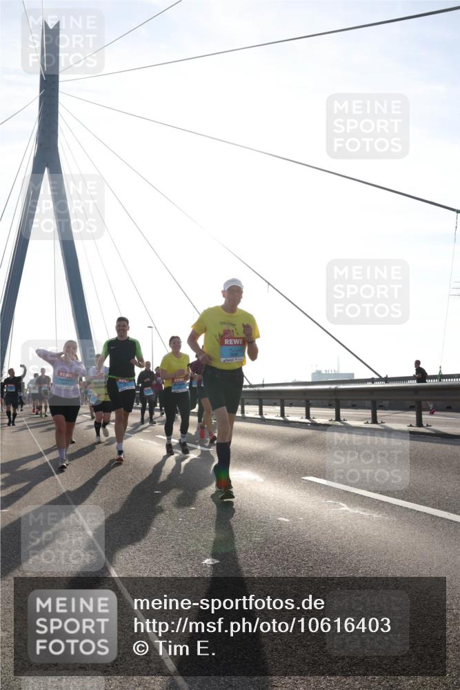 03.10.2026 - Köhlbrandbrückenlauf Tim E. http://msf.ph/oto/10616403 03.10.2026 09:33:49 Position 1  meine-sportfotos.de
