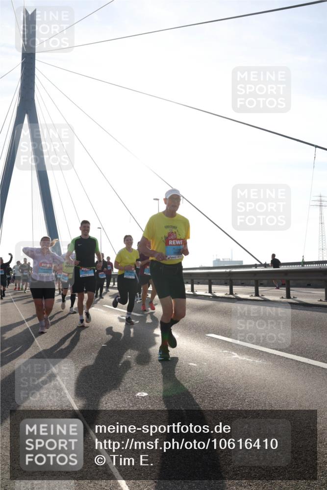 03.10.2026 - Köhlbrandbrückenlauf Tim E. http://msf.ph/oto/10616410 03.10.2026 09:33:49 Position 1  meine-sportfotos.de