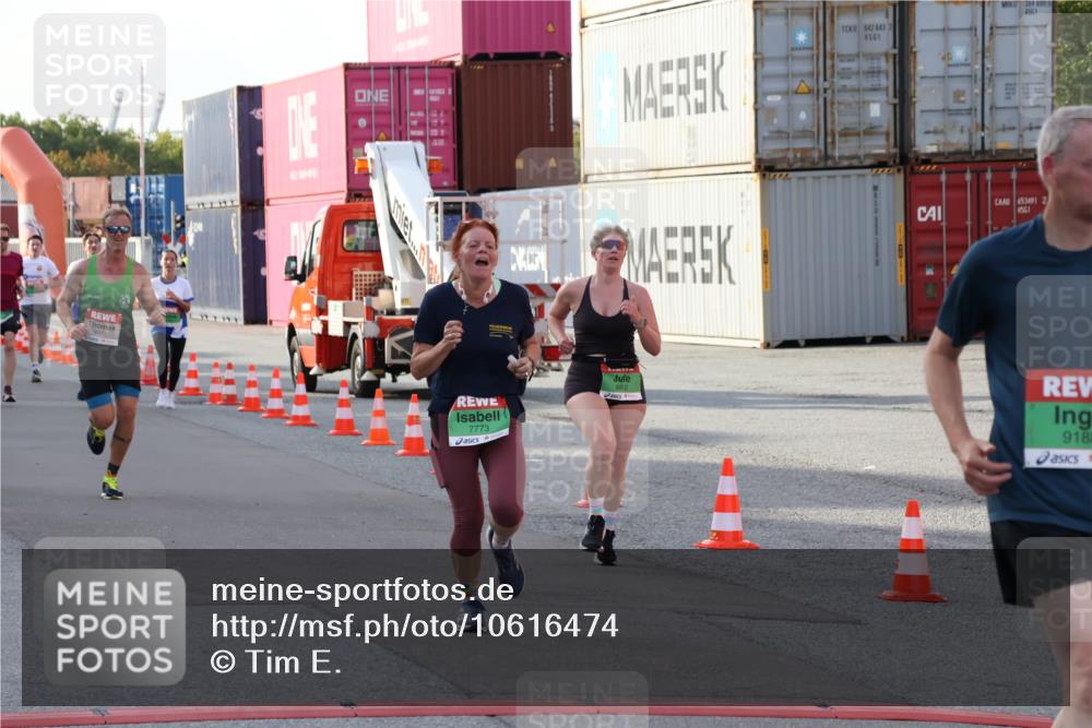 03.10.2026 - Köhlbrandbrückenlauf Tim E. http://msf.ph/oto/10616474 03.10.2026 16:21:08 Ziel 4109, 7341, 7773, 7902, 7903, 8015, 8546, 8806, 8812, 8821, 8849, 9188 meine-sportfotos.de