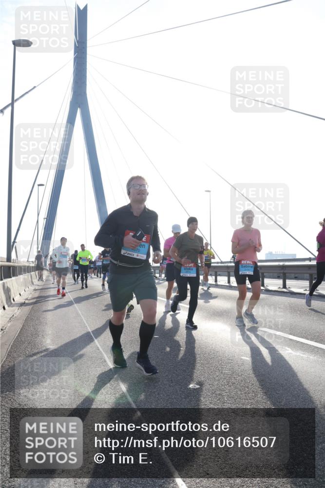 03.10.2026 - Köhlbrandbrückenlauf Tim E. http://msf.ph/oto/10616507 03.10.2026 09:33:54 Position 1 70 meine-sportfotos.de