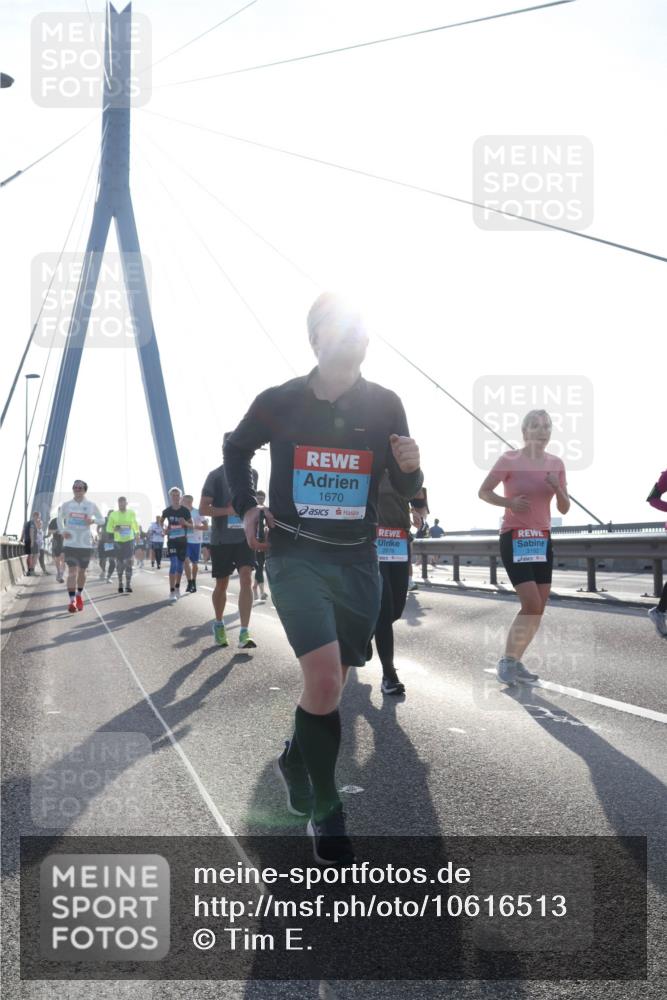 03.10.2026 - Köhlbrandbrückenlauf Tim E. http://msf.ph/oto/10616513 03.10.2026 09:33:54 Position 1 1670, 2978 meine-sportfotos.de