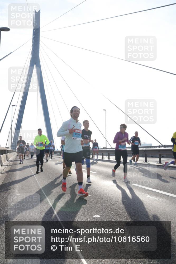 03.10.2026 - Köhlbrandbrückenlauf Tim E. http://msf.ph/oto/10616560 03.10.2026 09:33:57 Position 1  meine-sportfotos.de