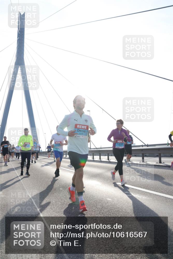 03.10.2026 - Köhlbrandbrückenlauf Tim E. http://msf.ph/oto/10616567 03.10.2026 09:33:57 Position 1 3379 meine-sportfotos.de