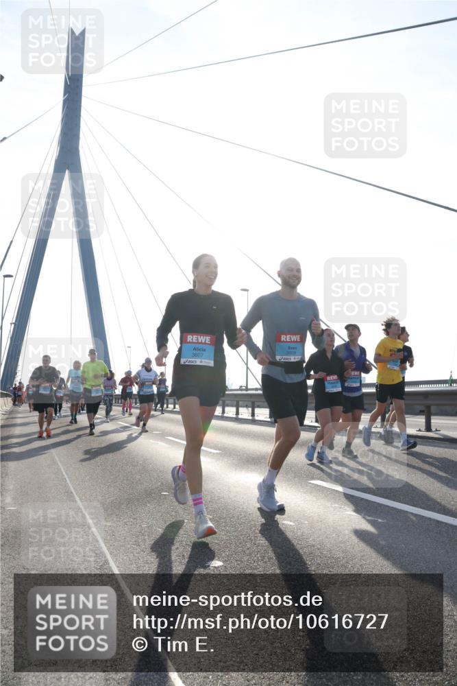 03.10.2026 - Köhlbrandbrückenlauf Tim E. http://msf.ph/oto/10616727 03.10.2026 09:34:06 Position 1 3809, 3807 meine-sportfotos.de