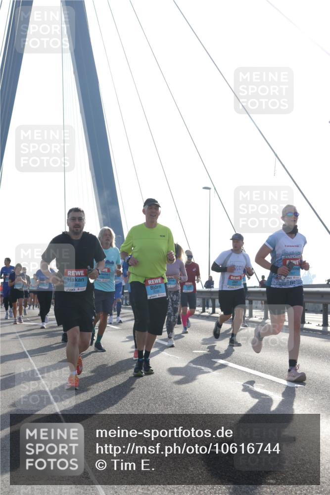 03.10.2026 - Köhlbrandbrückenlauf Tim E. http://msf.ph/oto/10616744 03.10.2026 09:34:08 Position 1 2831, 2807 meine-sportfotos.de